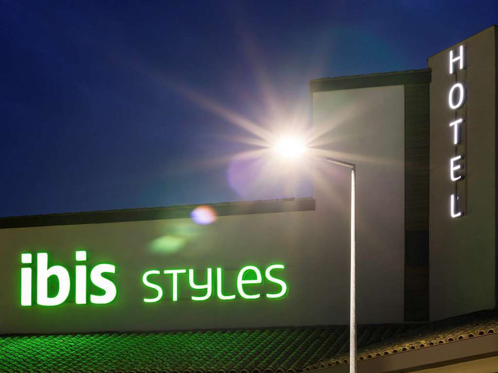 Отель Ibis Styles Niort Poitou Charentes Vouille  Экстерьер фото