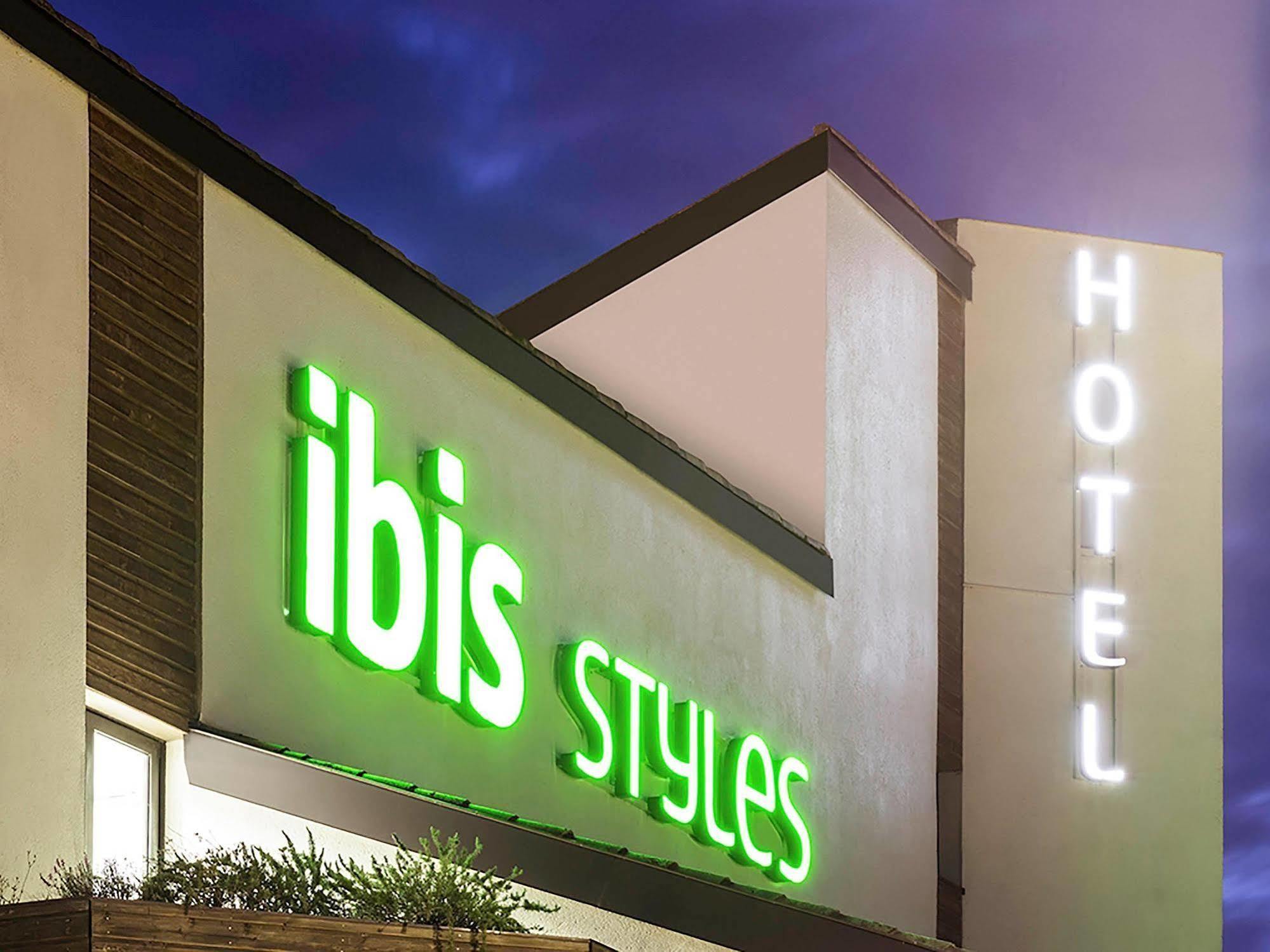 Отель Ibis Styles Niort Poitou Charentes Vouille  Экстерьер фото