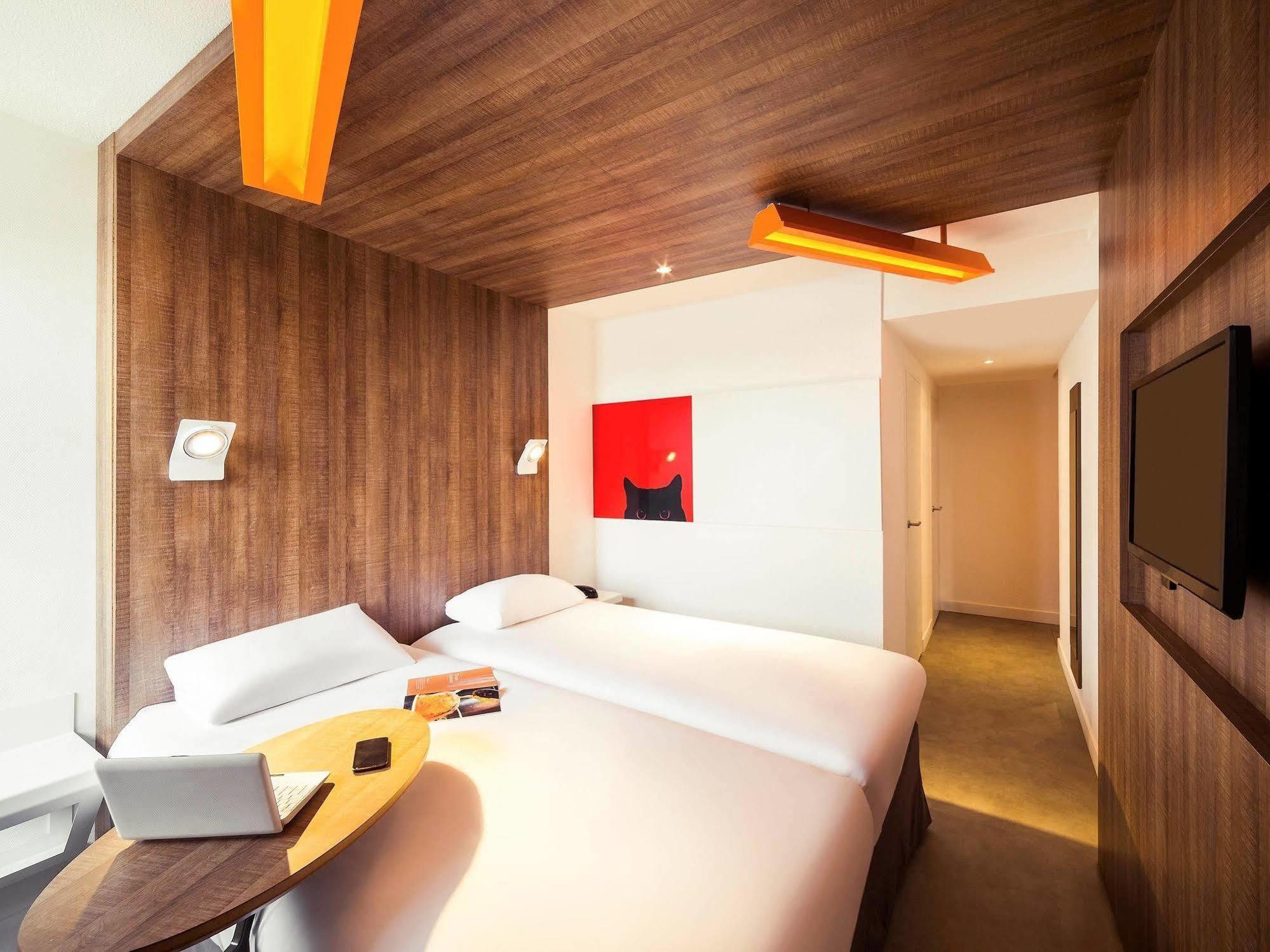 Отель Ibis Styles Niort Poitou Charentes Vouille  Экстерьер фото