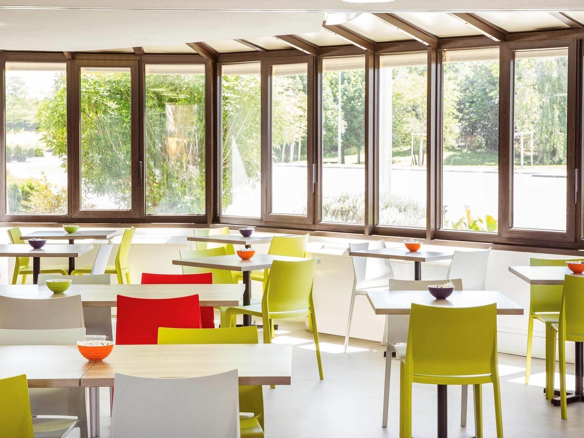 Отель Ibis Styles Niort Poitou Charentes Vouille  Экстерьер фото