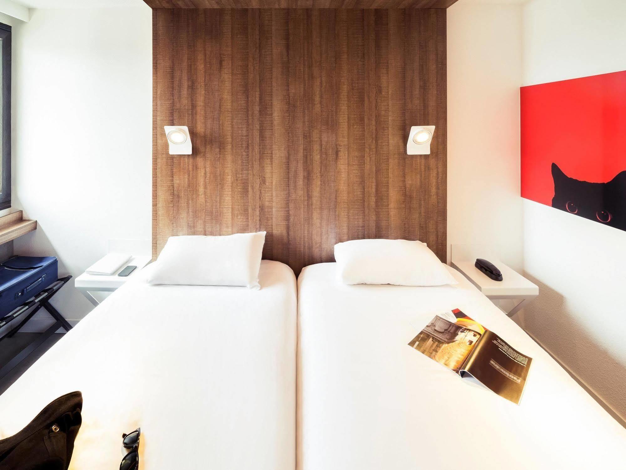 Отель Ibis Styles Niort Poitou Charentes Vouille  Экстерьер фото